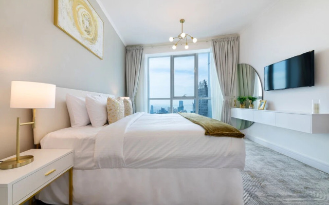 Maison Privee - High-Floor Trendy Apt w/ Marina, Palm & Ocean Vws