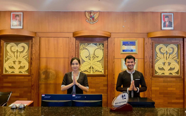 Golden View Hotel