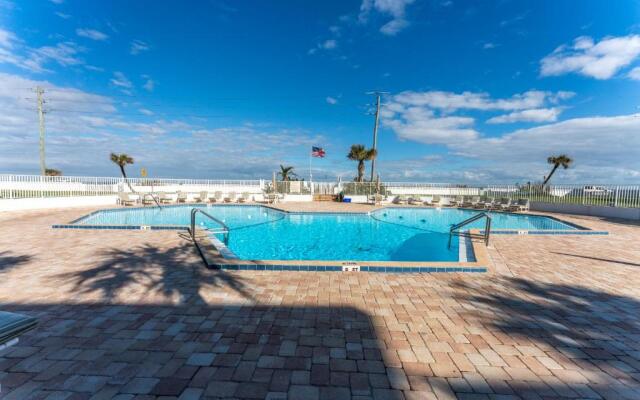 Lovely 2 Bedroom Beachfront Condo