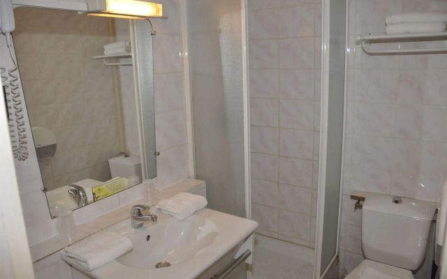 Sarl Hotel Cesar