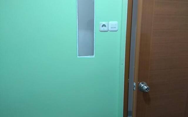 Eiffel Residence Cideng - Female Only