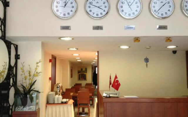 Hotel Peli̇t