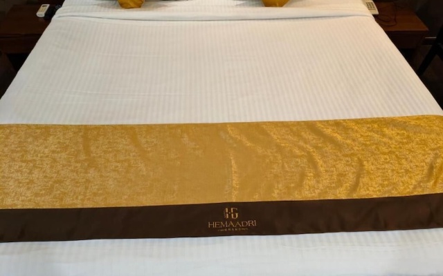 Hotel Hemaadri Grand