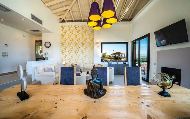 Villa Kedria with a panoramic ocean view
