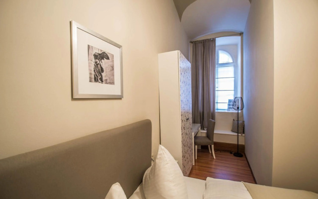 4Bdr Historical Spirit Apt By Ruterra