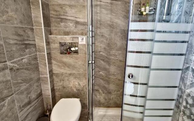 Alexandra Apartment 1