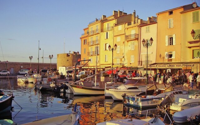 Apartment in Gassin Saint Tropez With Garden, Pool