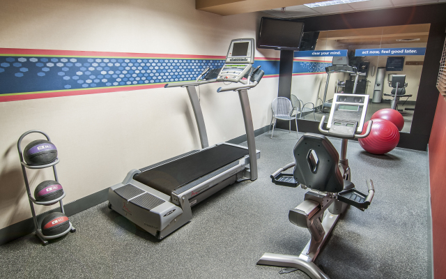 Hampton Inn & Suites Detroit / Airport - Romulus