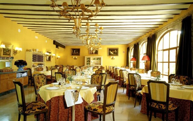Parador De Santillana De Gil Blas