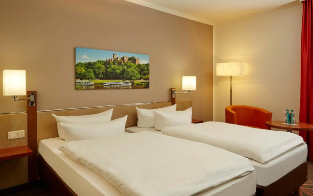 NOVINA HOTEL Wöhrdersee Nürnberg City