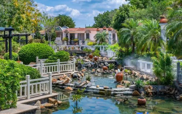 Triton Bay Saltwater Hot Spring Resort