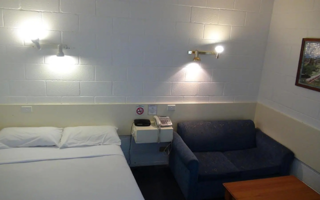 Pathfinder Motel – Guest Rooms – Melbourne