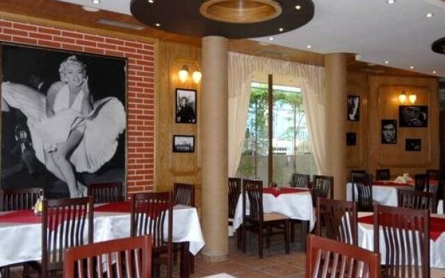Cantilena Hotel