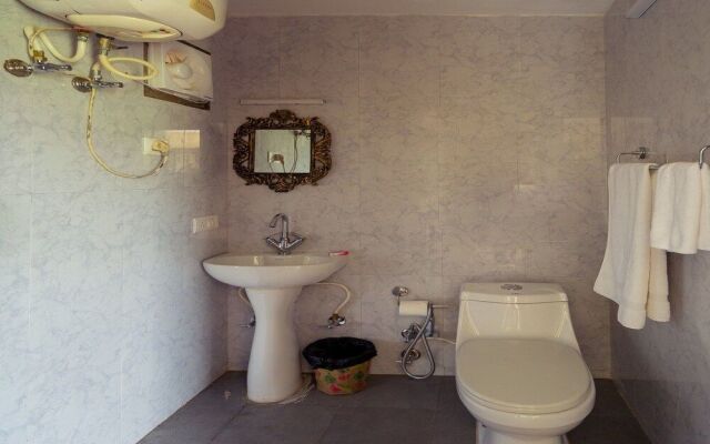 OYO 14137 Home Valley Studio Kempty Road