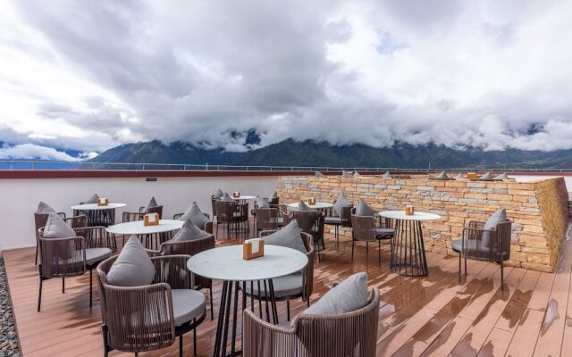 JOVE MOUNTAIN UrCove Nyingchi Hotel