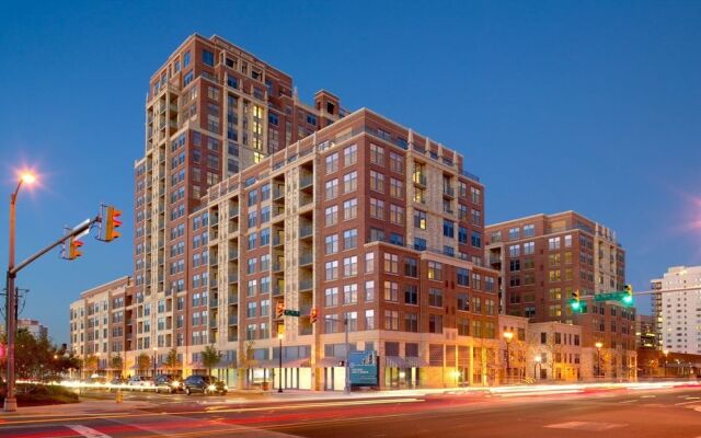 Bluebird Suites in Crystal City