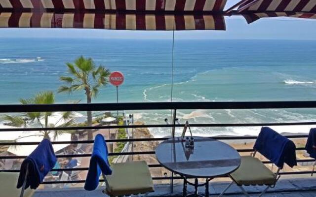 Malecon Cisneros Apartments