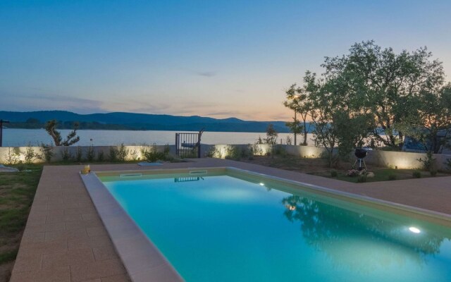 Swanky Villa in Turanj With Private Swimming Pool