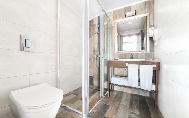 Castle Franco Suites