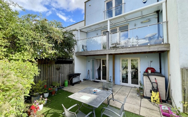 Large Family Home With Stunning City Views