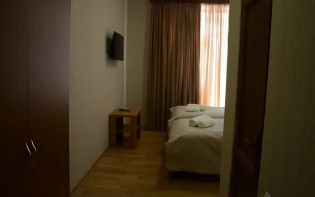 Canyon Hotel