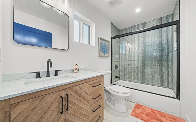 Serene Escapes Hollywood