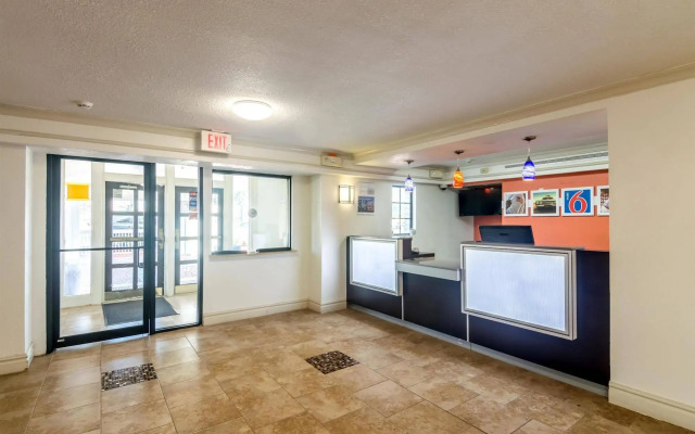 Econo Lodge