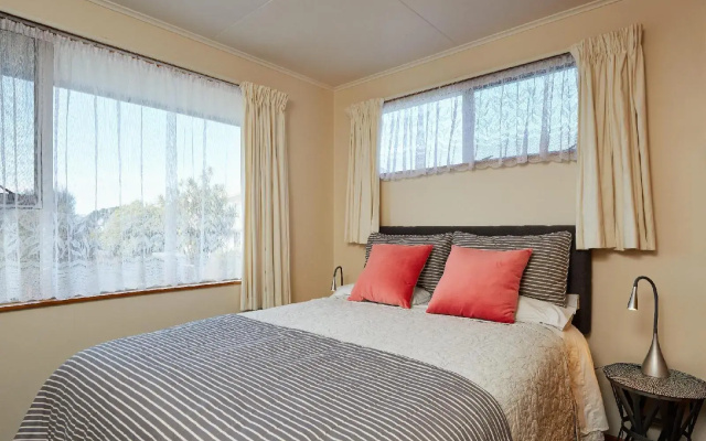 Brook House Bed & Breakfast and Cottages