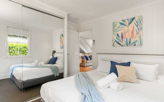 Family Home in Balmoral - Family Stays