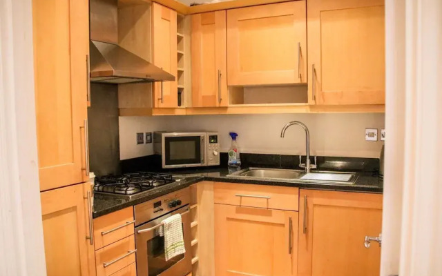 Suitely Trafalgar Square Luxury Apartment
