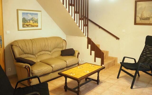 Country House With Private Terrace, Beaucaire