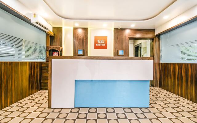 Fabhotel Grand Inn