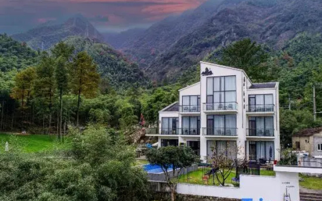 Yunshang Grassland Anji Buyu Time Parent-Child Holiday Homestay