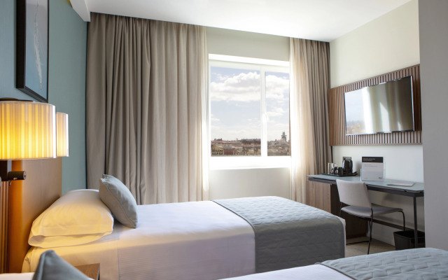 Отель Riu Plaza España