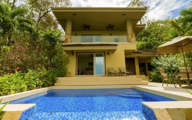 The Island Hub at Red Frog Beach Resort