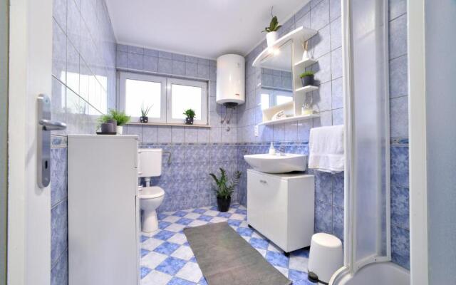 Apartment Lola