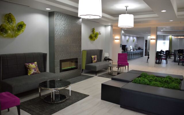 Best Western Plus Lytle Inn & Suites