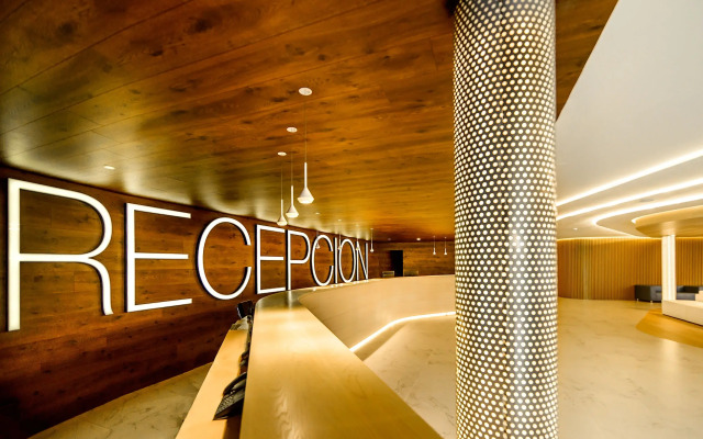 Hotel Carlos l