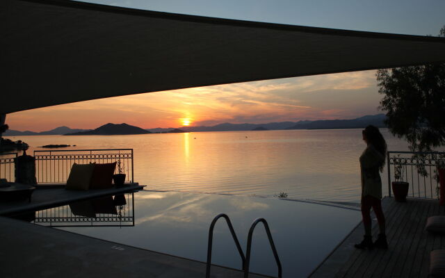Ece Hotel Sovalye Island