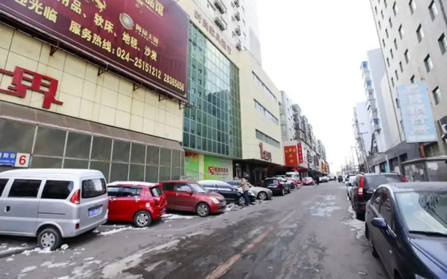 72 Apartment (Shenyang Yishijie Furniture Building A)