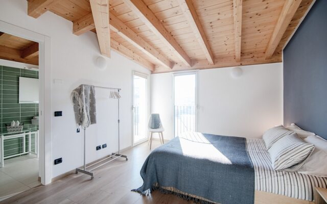MyHomeInComo -  White Attic