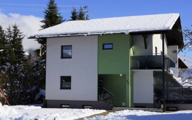 Nice Apartment in Detached House with Large Garden near Town Center & Ski Slope