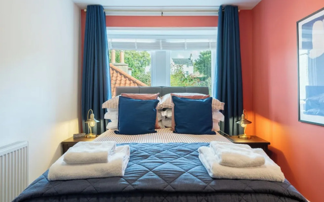 Shorefront Apartment - Sea View With 3 Bedrooms