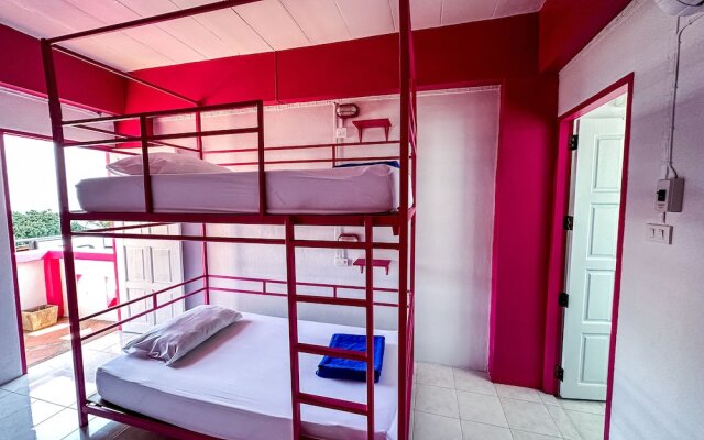 Bodega Chiang Mai Party Hostel - Adults Only