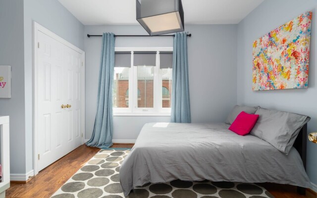 3 Bedroom 2 Bath Large Patio and CN View