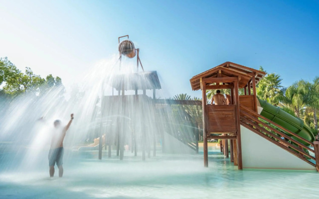 Oasis Lodges