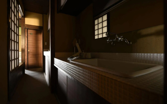 Kuraya Kiyomizu-Gojo