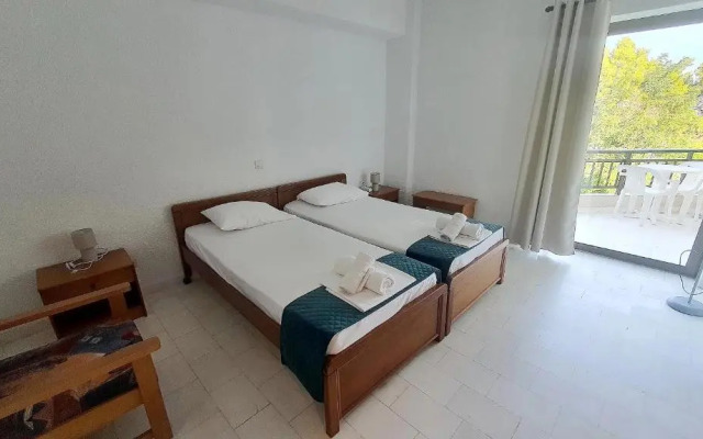 Pashos Hotel
