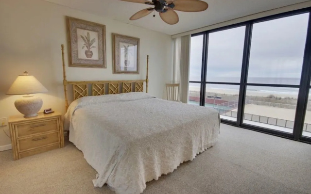 Golden Sands 207 - 2 Br Condo