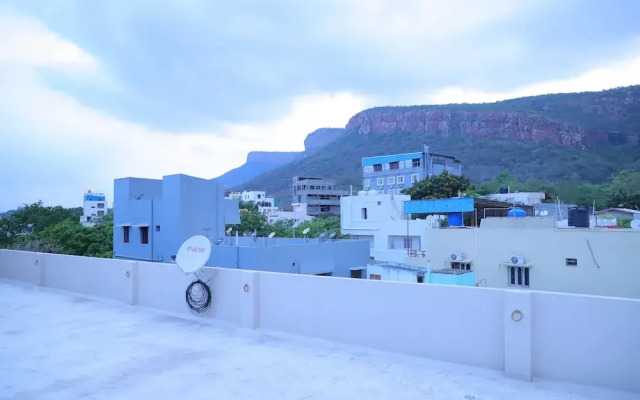 Nanda Mohan Homestay